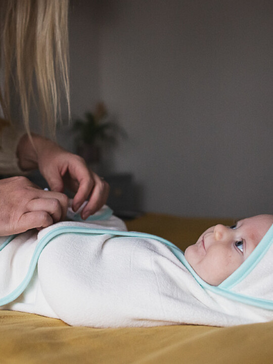 منشفة لف سبلاش تايم للأطفال حديثي الولادة حتى 6 أشهر من تومي تيبي - أزرق image number 3